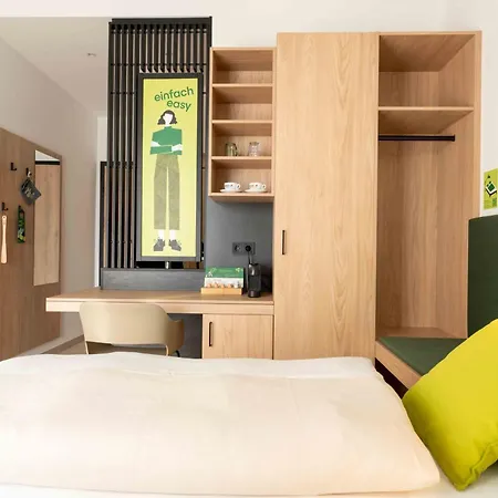 Eee Hotel