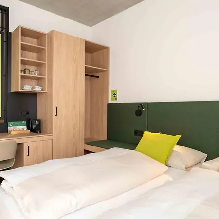 Eee Hotel